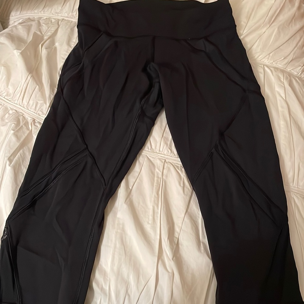 Lulu lemon black cropped leggings